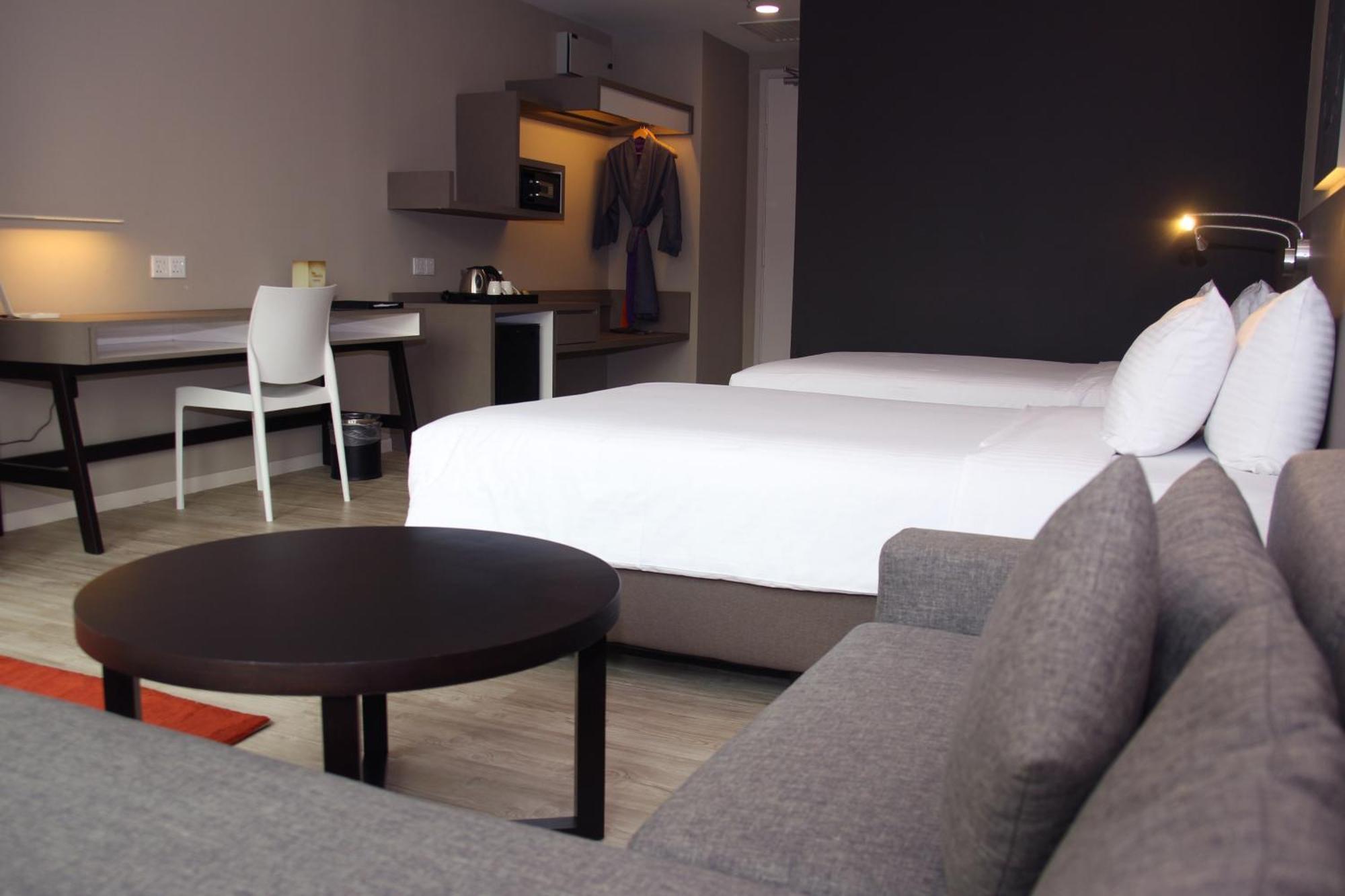 Qliq Damansara Hotel Petaling Jaya Room photo